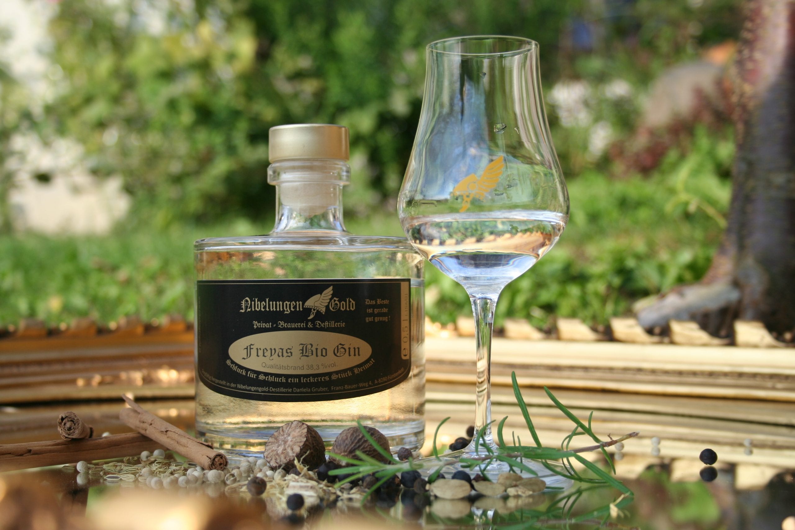Freyas-Bio-Gin-scaled-1.jpg Freyas BIO Gin 0,5 l – Bild 1